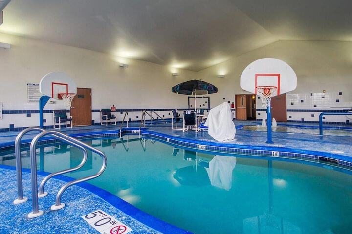 Comfort Inn & Suites Madison North