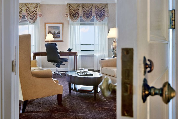 Room 33 of 100