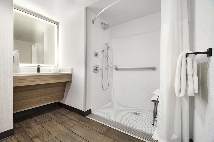 Hampton Inn Newark Airport