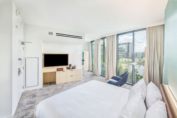 Room 9 of 34