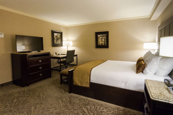 Room 34 of 44