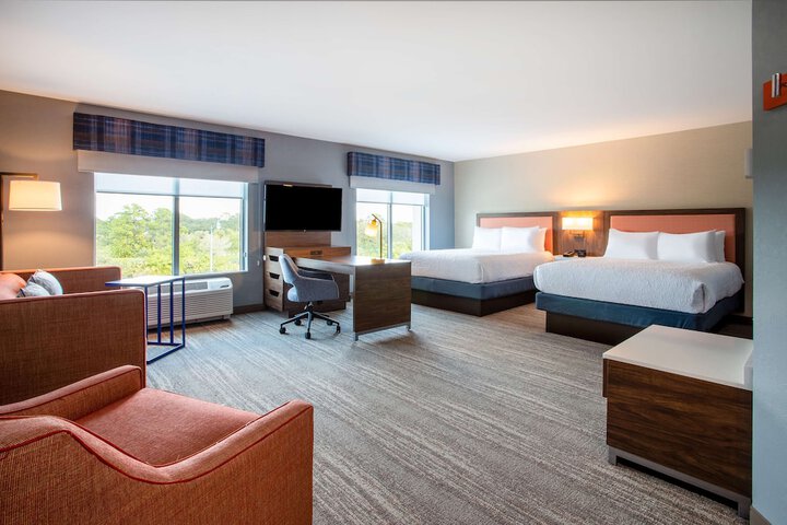 Room 16 of 36