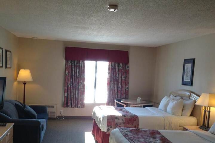 Petawawa River Inn and Suites