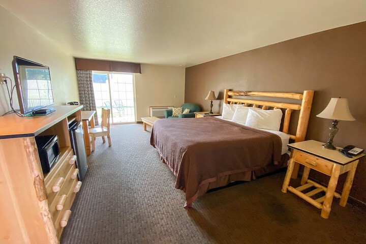 Room 8 of 10