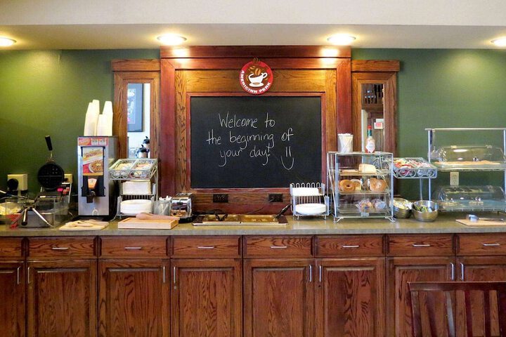 Breakfast/Coffee Service 25 of 27