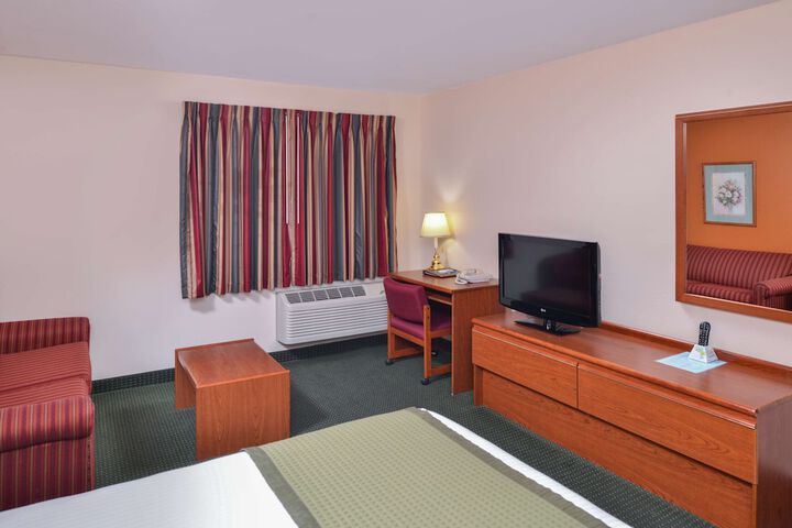 Travelodge Suites by Wyndham Newberg