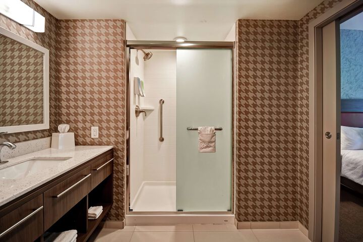 Room 27 of 45