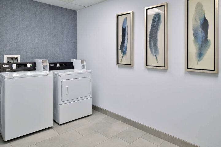 Business Center 86 of 93
