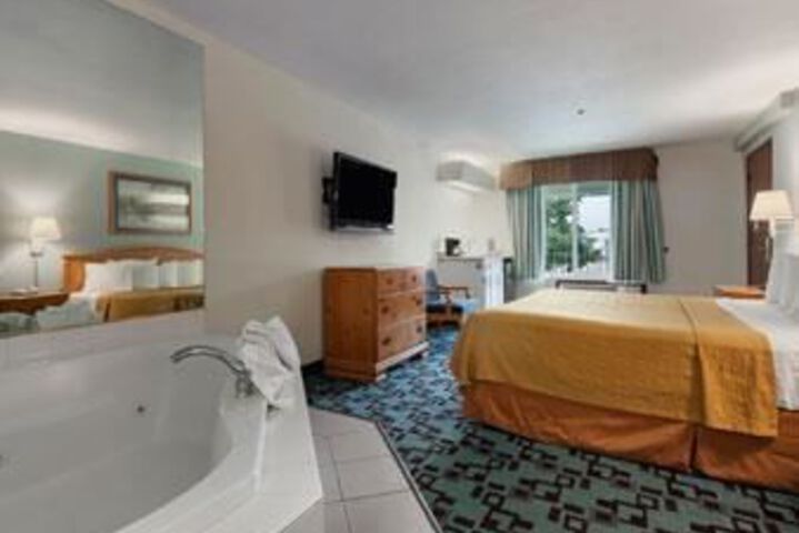 Super 8 by Wyndham Creswell / South Eugene