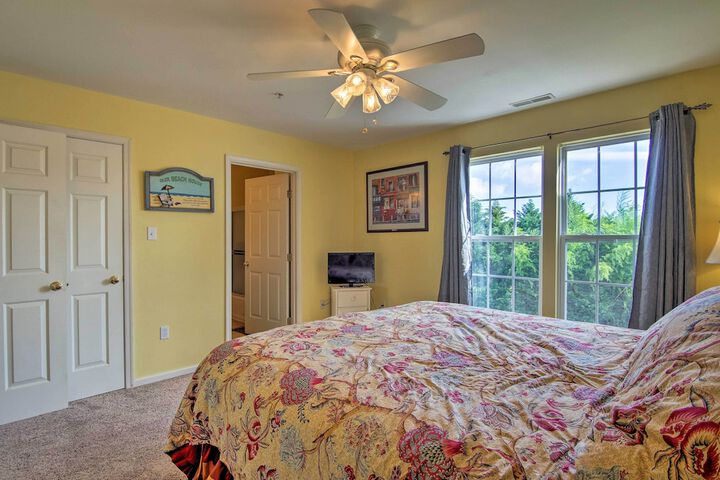 Pool Access & Deck: Bethany Beach Gem