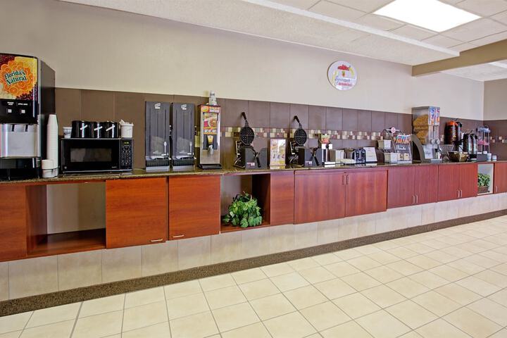 Breakfast/Coffee Service 13 of 15