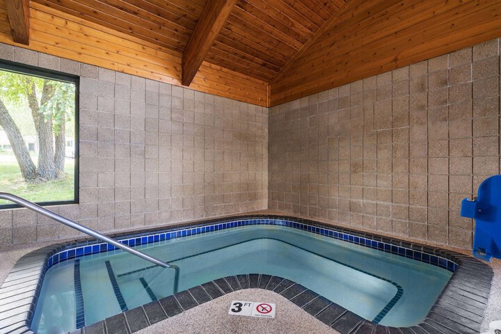 Pool 4 of 22