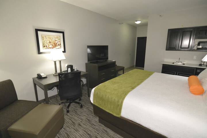 Room 13 of 33