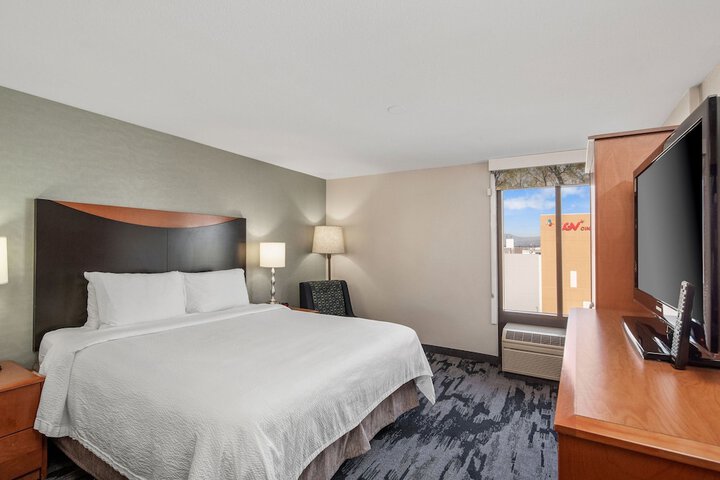 Fairfield Inn & Suites Anaheim North / Buena Park.
