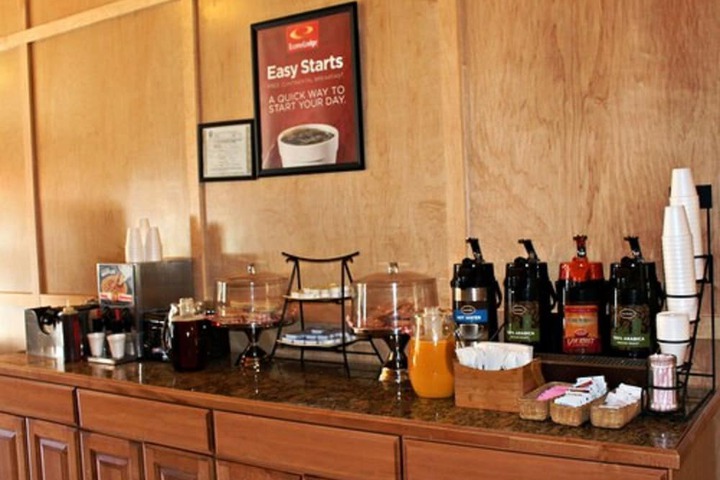Breakfast/Coffee Service 33 of 34