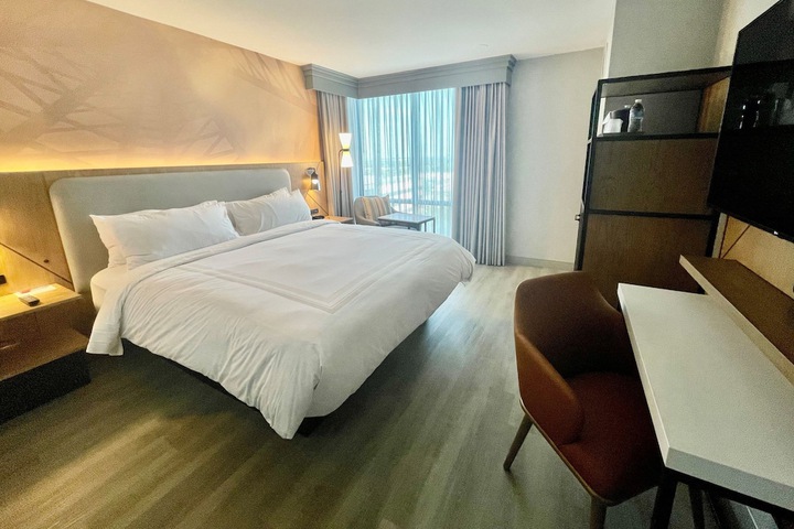 Room 34 of 64