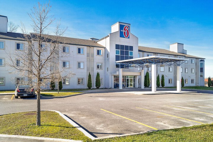 Hotel 4 of 27