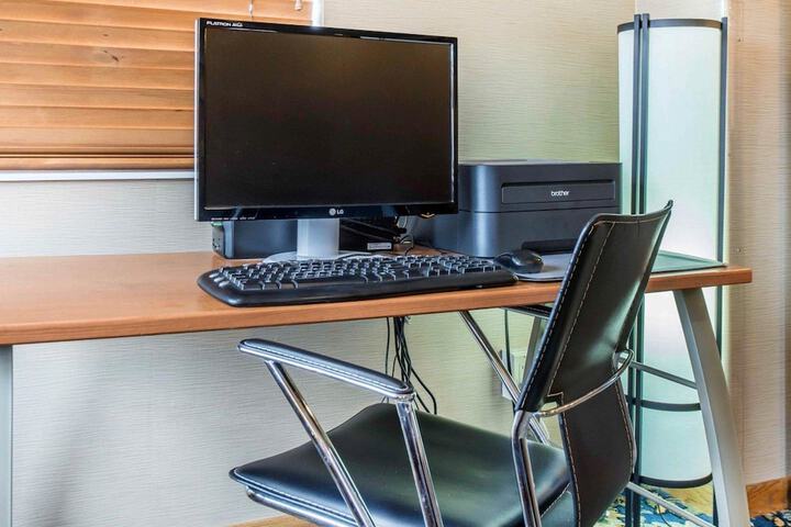 Business Center 39 of 41
