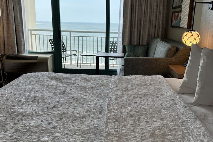 Room 83 of 104