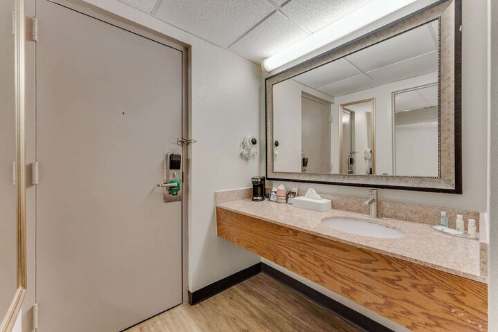 Room 15 of 29