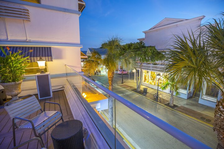 Sundeck 38 of 44