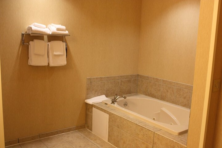 Room 12 of 32
