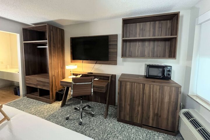Room 22 of 83