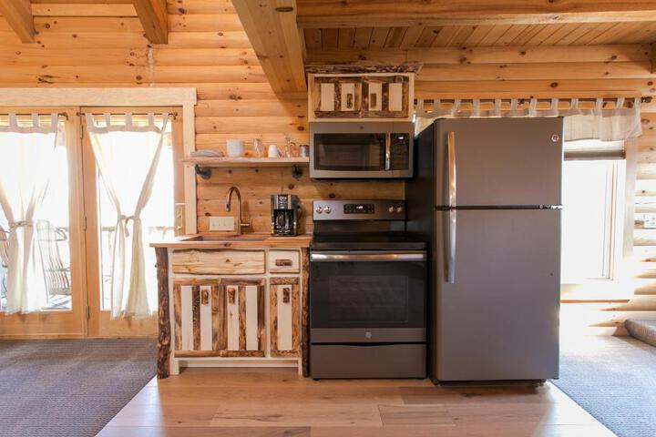 Coblentz Country Lodge by Amish Country Lodging