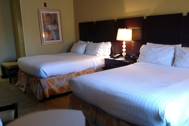 Holiday Inn Express Hotel & Suites PERRY by IHG