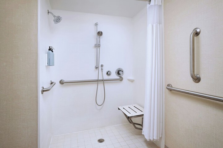Room 15 of 53