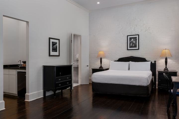 Room 13 of 23