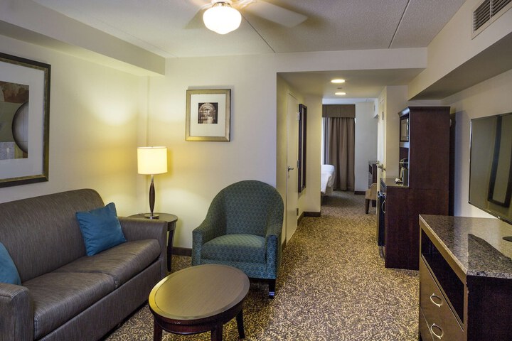 Room 12 of 37