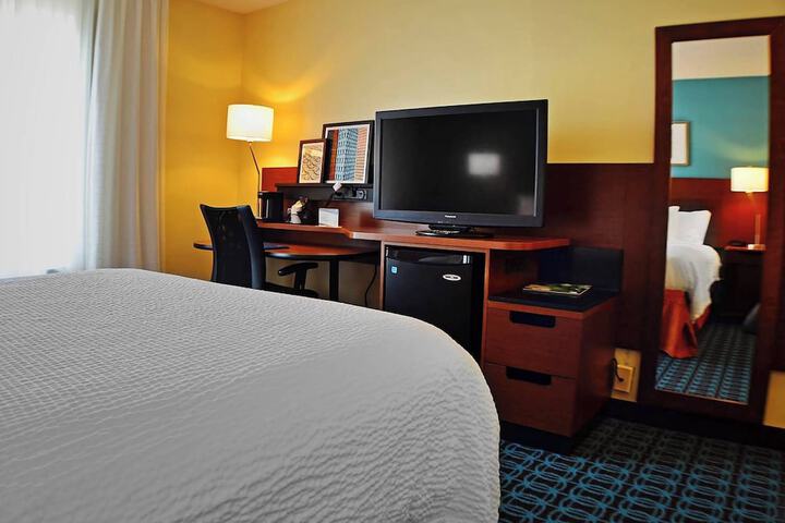 Room 9 of 28