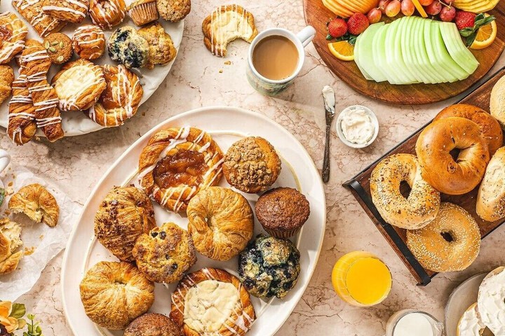Breakfast/Coffee Service 60 of 74