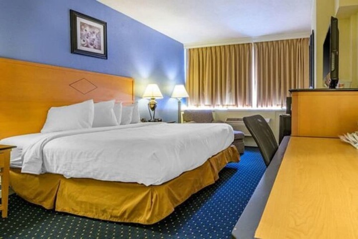 Room 32 of 45