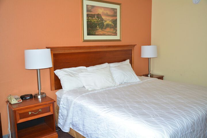 Room 9 of 38