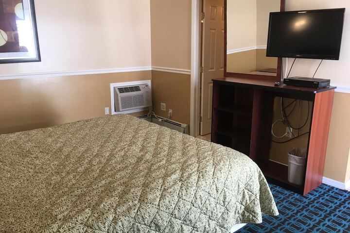 Room 9 of 19