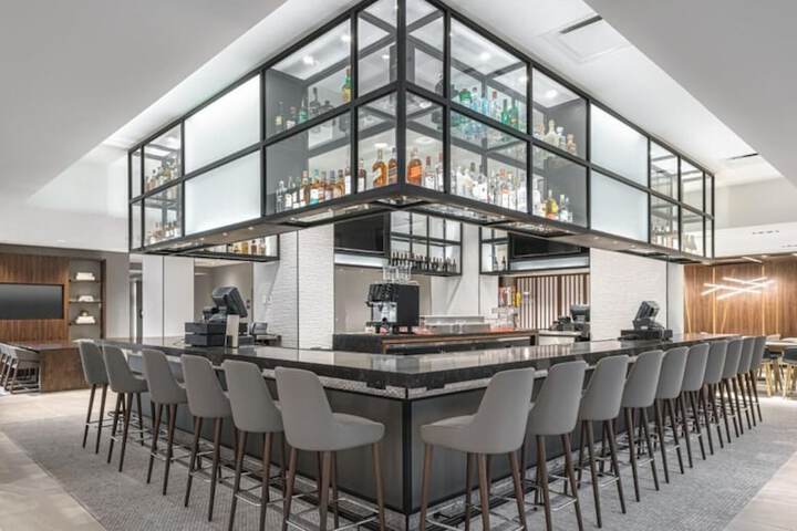 Lounge 60 of 72