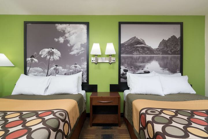 Room 12 of 22