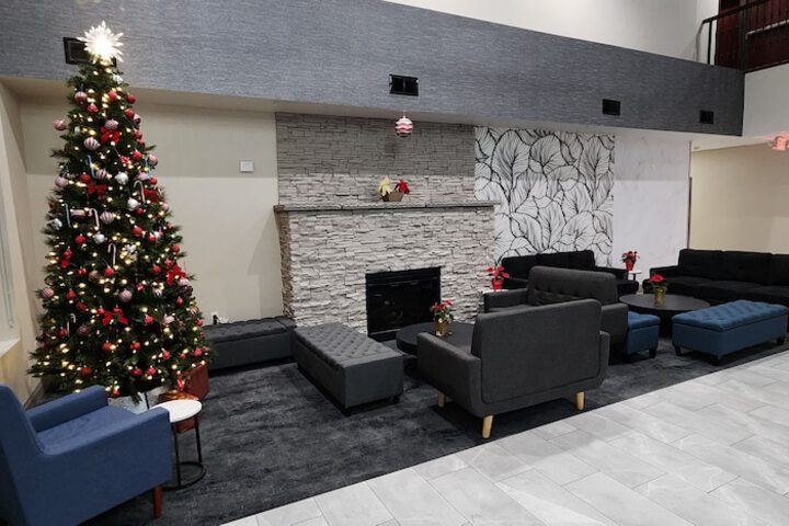 La Quinta Inn & Suites by Wyndham Lake George