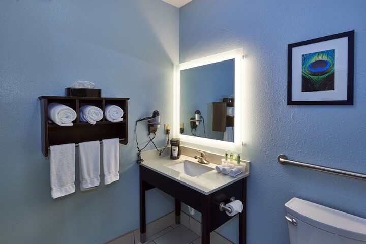 Room 17 of 35