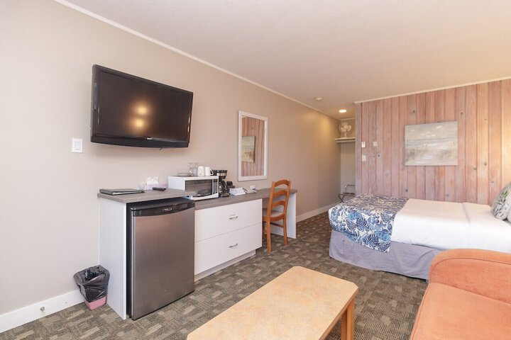 Room 27 of 73