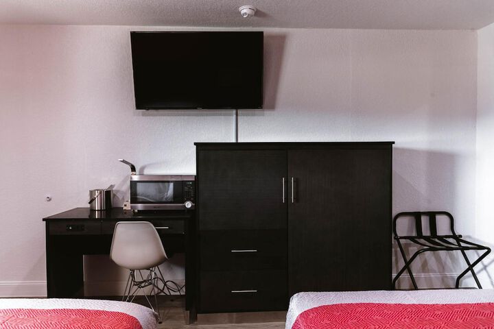 Motel 6 Bellville OH - Mid Ohio