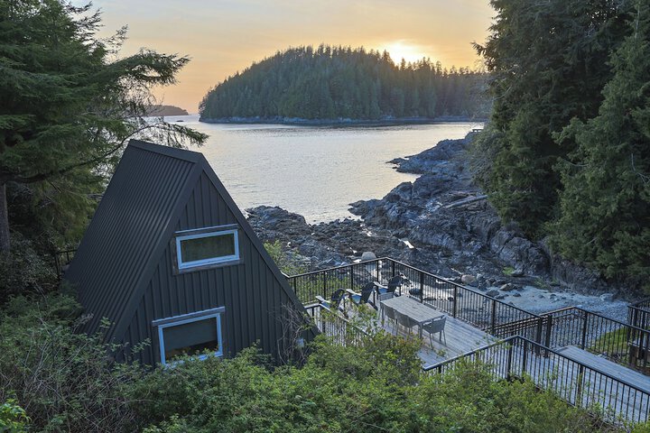Duffin Cove Oceanfront Lodging