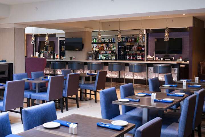 Holiday Inn Toronto - Intl Airport by IHG