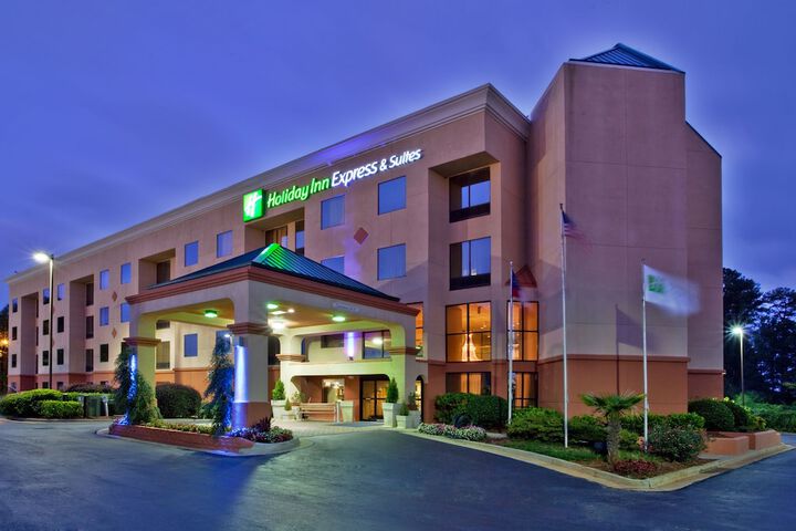 Holiday Inn Express Hotel & Suites by IHG