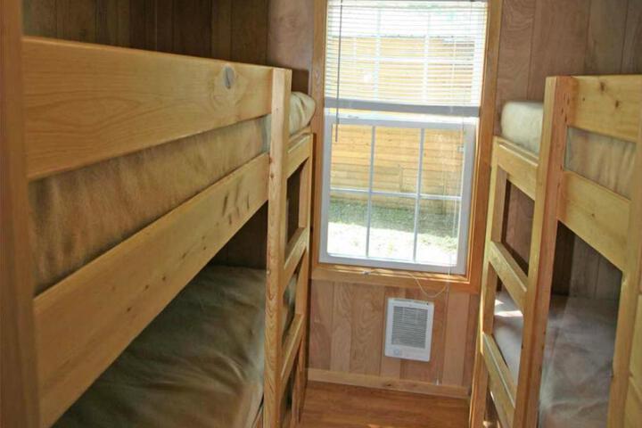 Robin Hill Camping Resort Premium Cottage 9