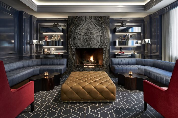 Lounge 78 of 91