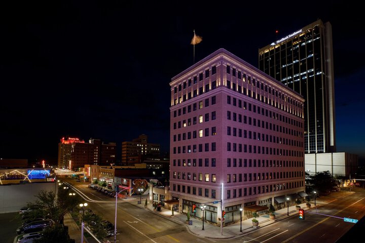 Hotel 4 of 64