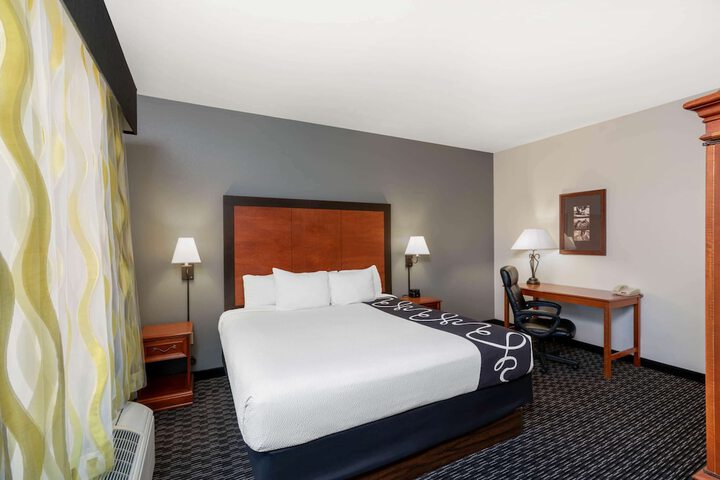 Room 32 of 42